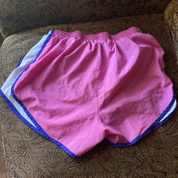 Nike pink running shorts - Picture 3 of 4